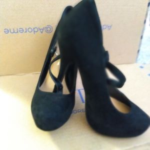 Wedge suede 4&1/2in heal